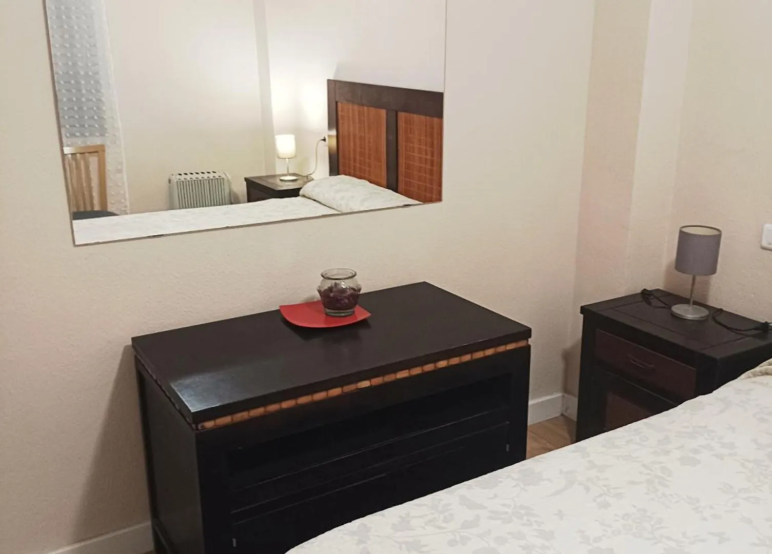 Habitaciones En Apartamento Compartido Delicias Room Cerca Del Mar, Aeropuerto, Ave Y Metro Málaga 0*,  Spanien